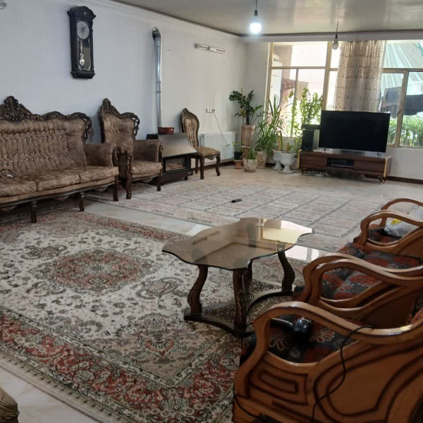 فروش منزل ویلایی در اصفهانک