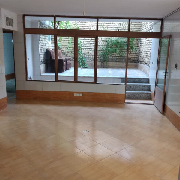 فروش منزل ویلایی در اصفهانک