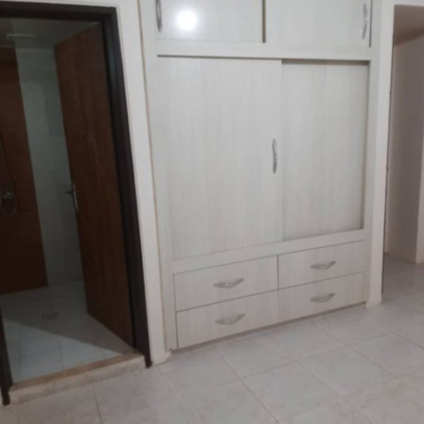 واحد۶۰متری اصفهانک شهرک نیکان طبقه همکف