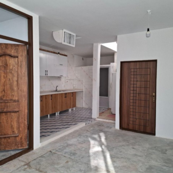 دو طبقه در بست سوار پیاده در خیابان شهروند