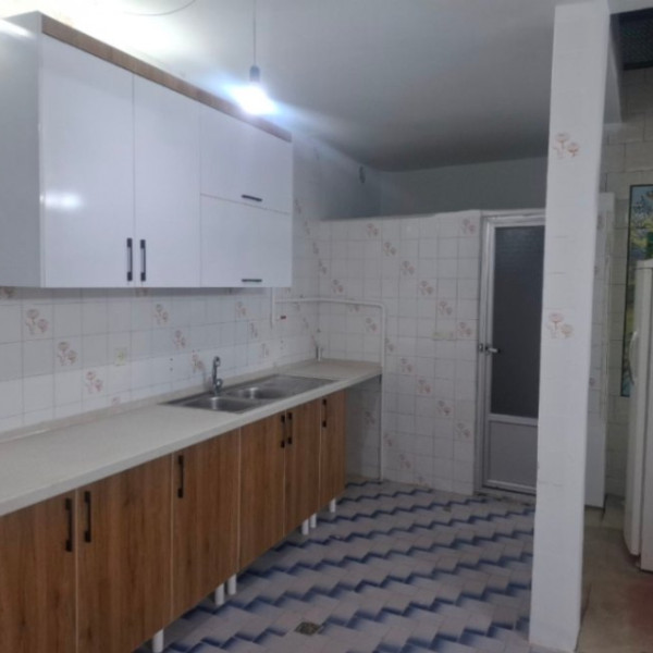 دو طبقه در بست سوار پیاده در خیابان شهروند