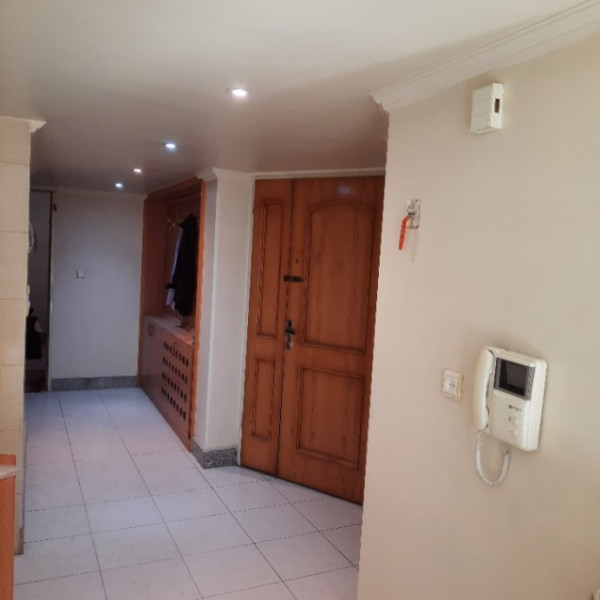 فروش آپارتمان ۱۰۶ متری واقع در میرزاطاهر شرقی