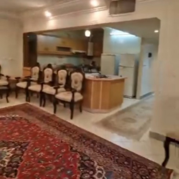 فروش آپارتمان ۱۰۶ متری واقع در میرزاطاهر شرقی