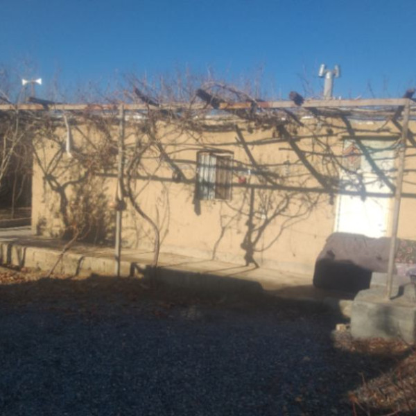 باغ ۱۰۰۰ متری دنج و با صفا