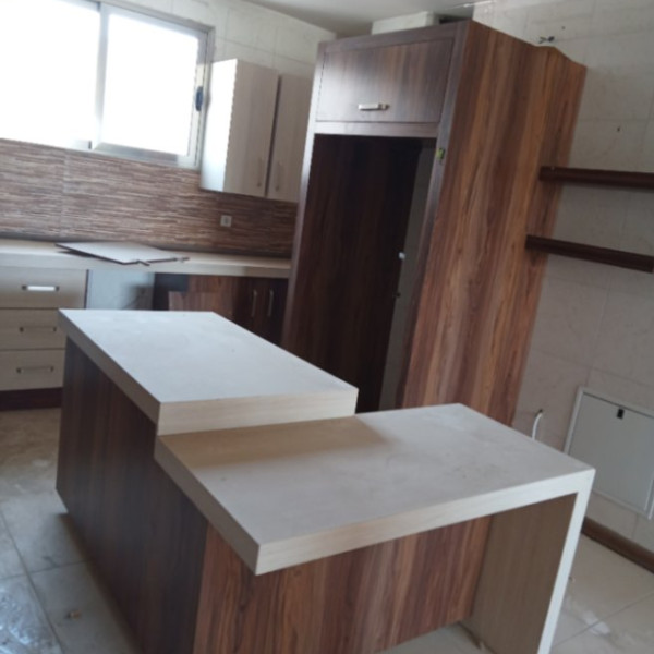 فروش منزل مسکونی سه طبقه در اصفهانک
