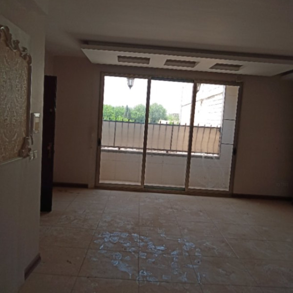 فروش منزل مسکونی سه طبقه در اصفهانک