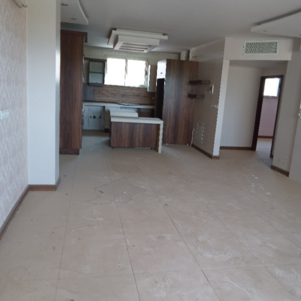 فروش منزل مسکونی سه طبقه در اصفهانک